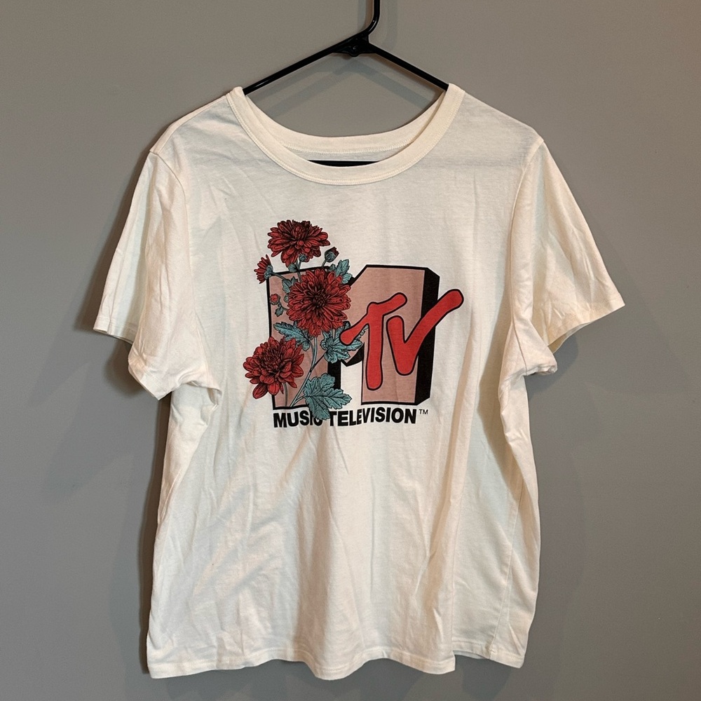 MTV Graphic Tee in Cream and Gray